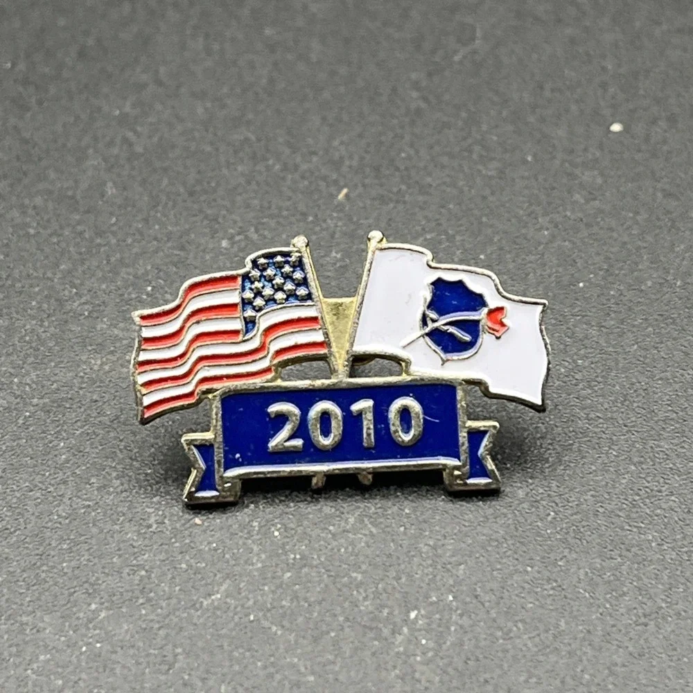 2010 National Law Enforcement‎ Memorial Dual Flags Lapel Hat Pin